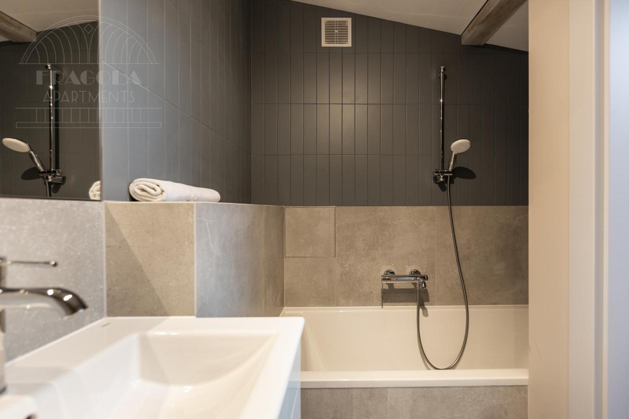 Spacious Apartment 11 Pax, Vistula River - Fragola Apartments Krakow Luaran gambar